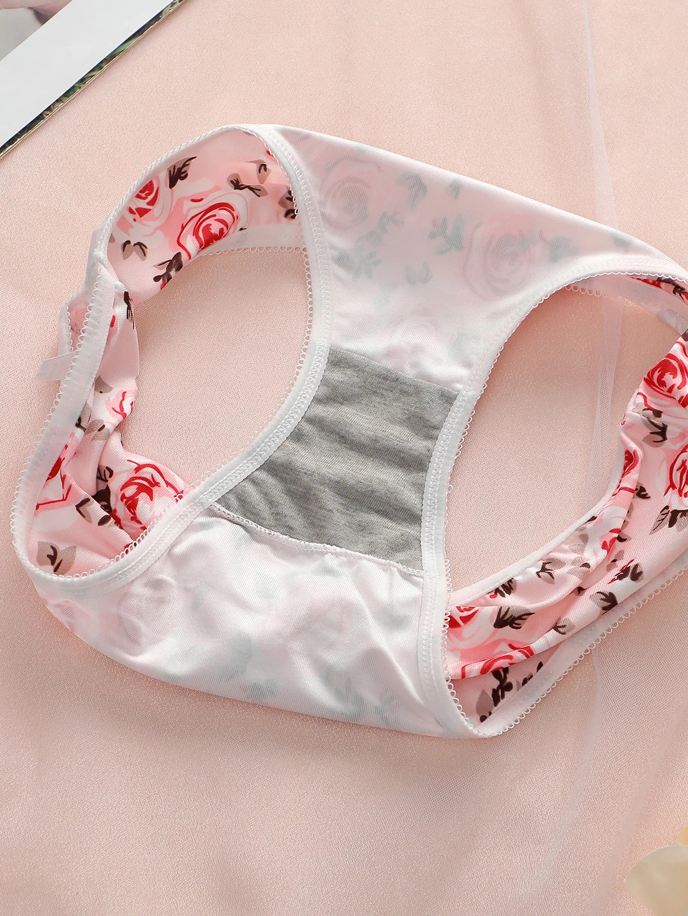 Women's sexy embroidered floral underwear with low waist and seamless breathability easy to wash and dry comfortable inside C896