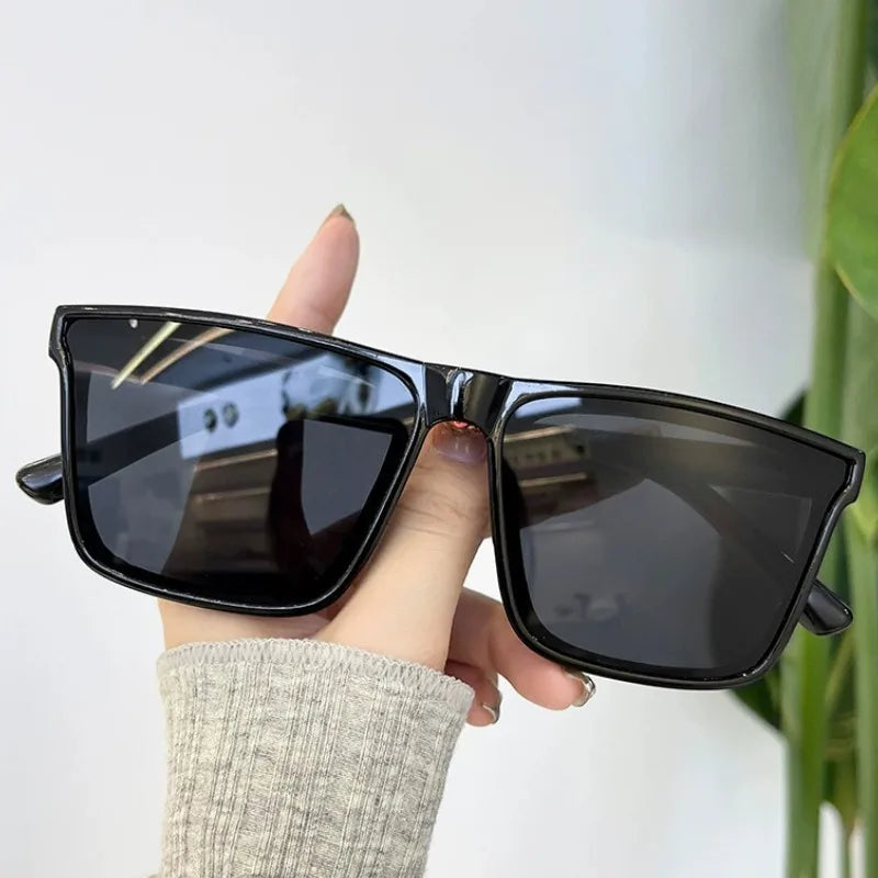 Handsome and Fashionable Glasses Suitable for Both Men and Women Suitable for Street Photography and Daily Decoration
